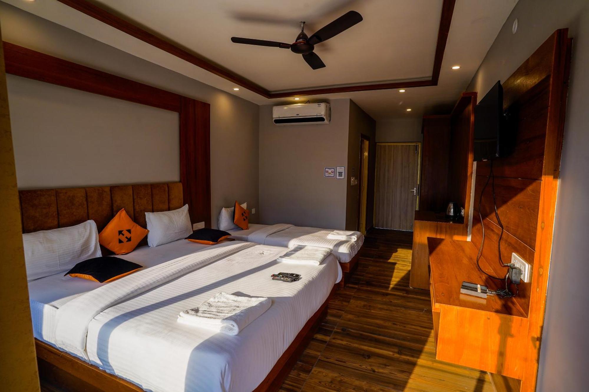 Hide-In Rishikesh, Laxman Jhula Hostel Buitenkant foto
