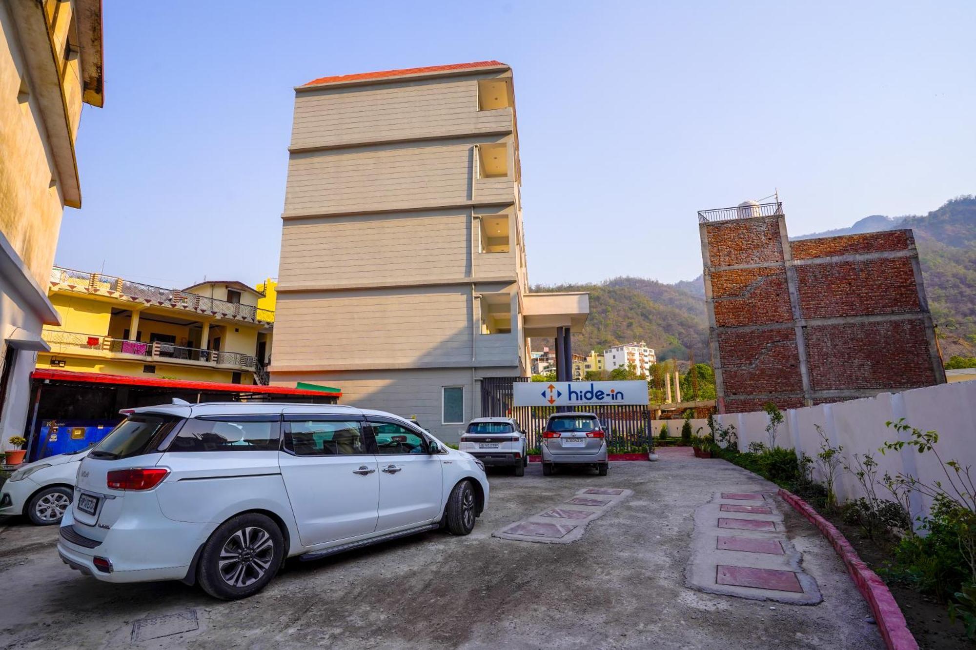 Hide-In Rishikesh, Laxman Jhula Hostel Buitenkant foto