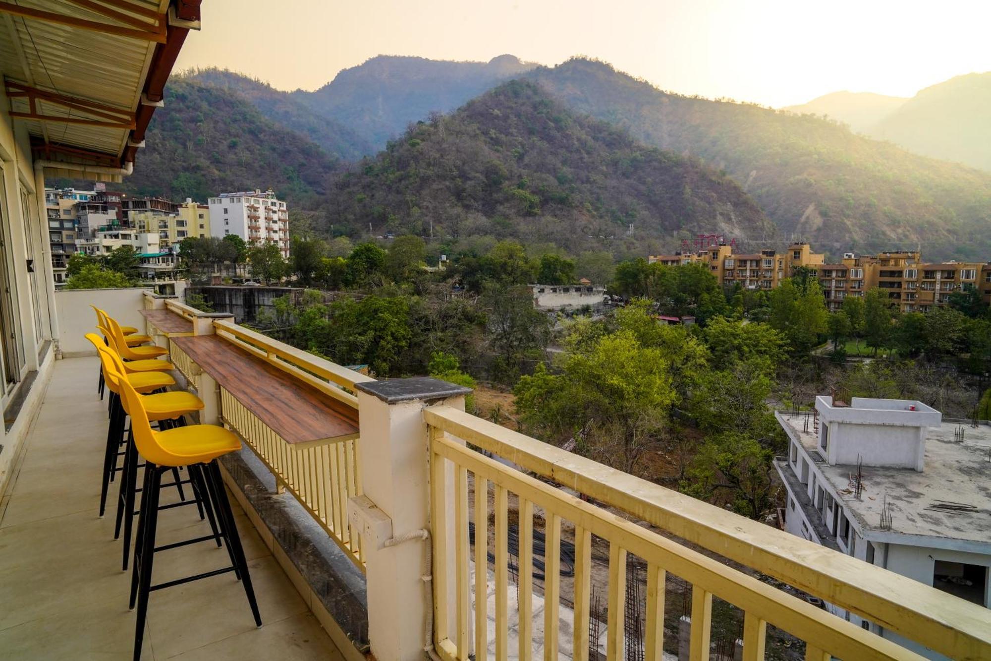Hide-In Rishikesh, Laxman Jhula Hostel Buitenkant foto