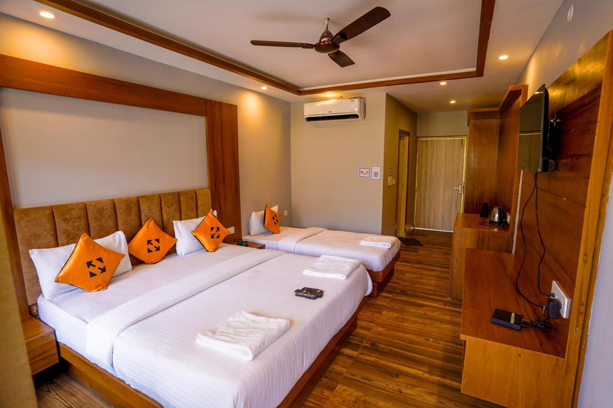 Hide-In Rishikesh, Laxman Jhula Hostel Buitenkant foto